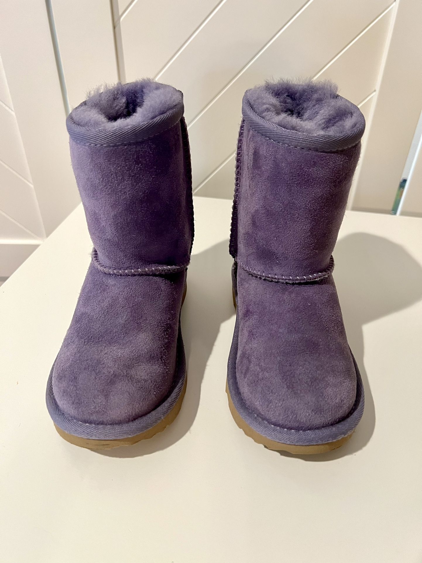 UGG Classic II Boots - Little Kid Size 11