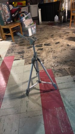 Camera tripod