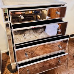 4 Piece Pier 1 Imports Hayward Collection Silver mirrored Bedroom Furniture 