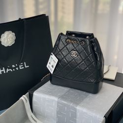 Unisex 𝐜𝐡𝐚𝐧𝐞𝐥 𝐜𝐜 backpack Calfskin Gabrielle Black Small Perfect condition