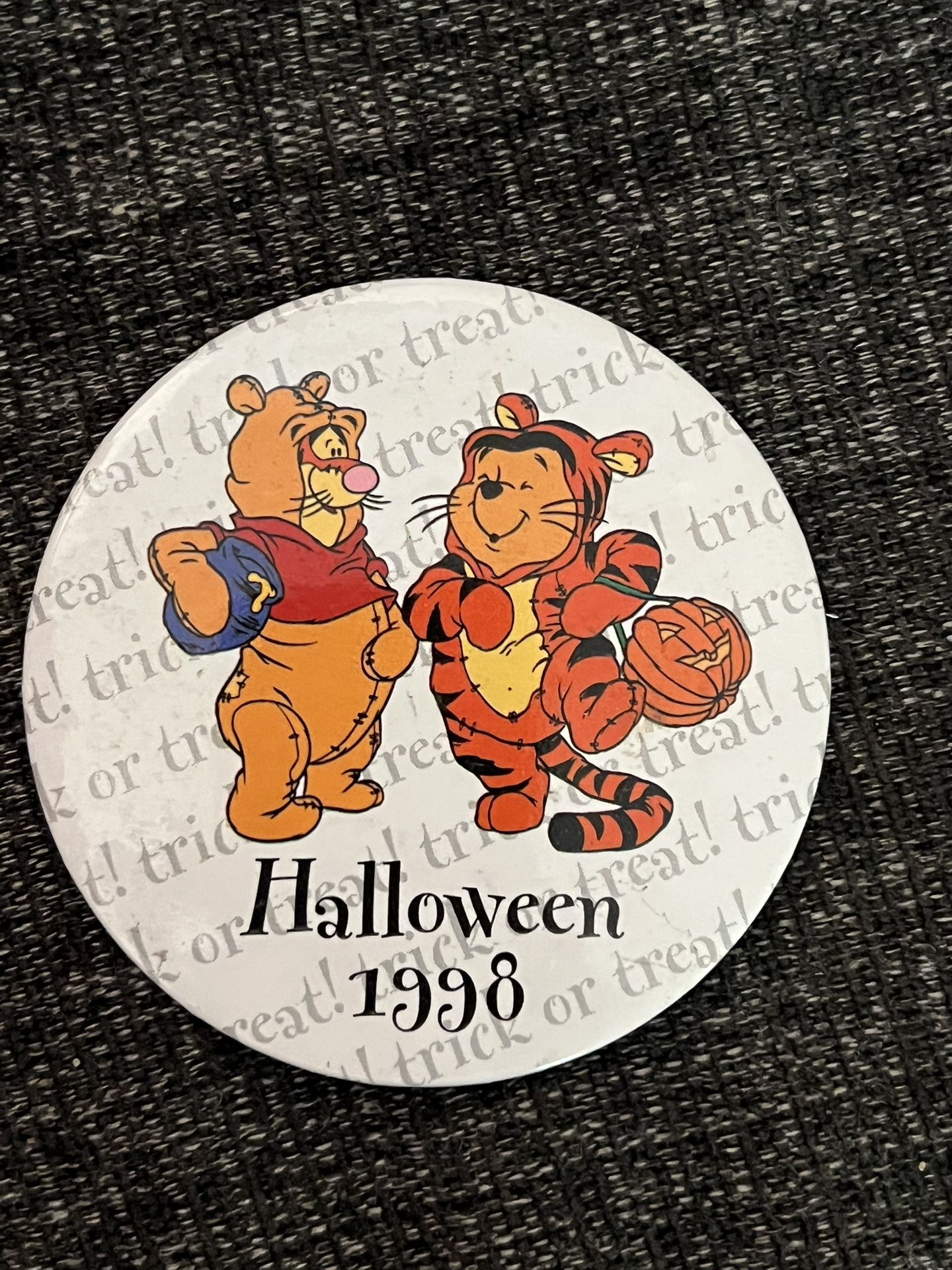 1998 Halloween Disney Button Winnie The Pooh & Tigger