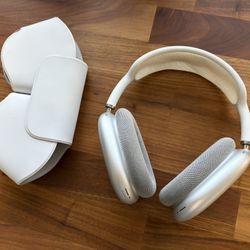 Apple AirPods Max Headphones Wireless Bluetooth Noise Canceling Silver