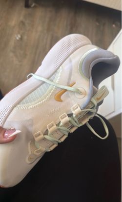 Nike Women's React Escape Run running shoes