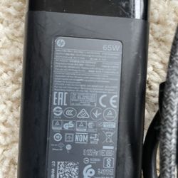 HP 65 W Power Supply 