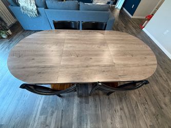 Oval Dining Table with 4 chairs