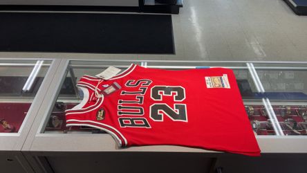 Bulls Jordan 23 size small