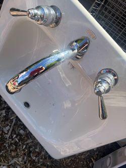 Beautiful sink and faucet