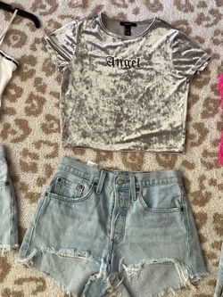 Very cute outfit!!💕😻