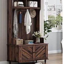 Beautiful Entryway/Hall Tree