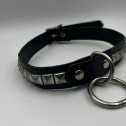 Black leather choker 