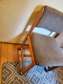 Rolling chair