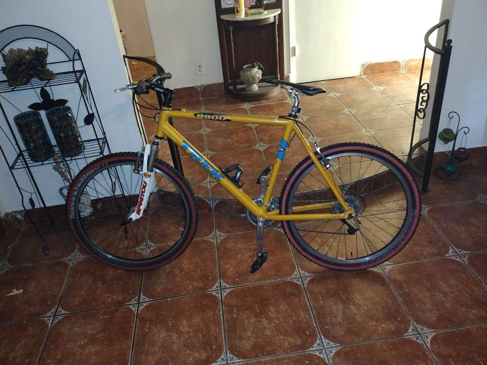 TREK 8900. MOUNTAIN BIKE for Sale in Phoenix AZ OfferUp