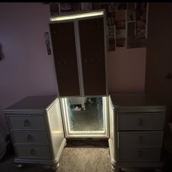 Diva II Platinum 6-Drawer Vanity Set (NO Chair or Glass Tabletop)