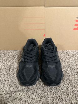 New Balance 9060 Triple Black