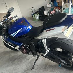 Suzuki GSX R (contact info removed)