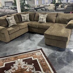 Brand New Brown living Room Sectional Sofa 