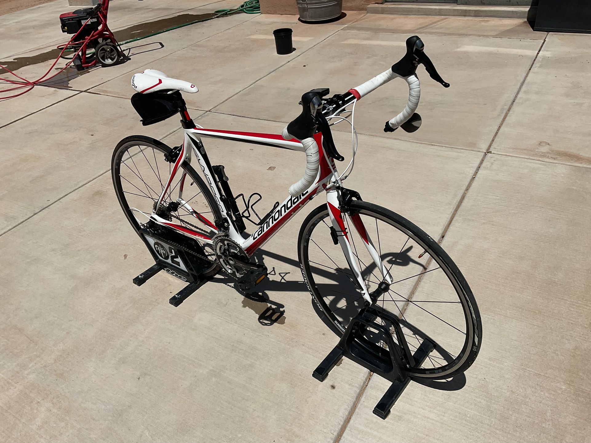 20 speed 56 carbon fiber, Cannondale bike with computer real light