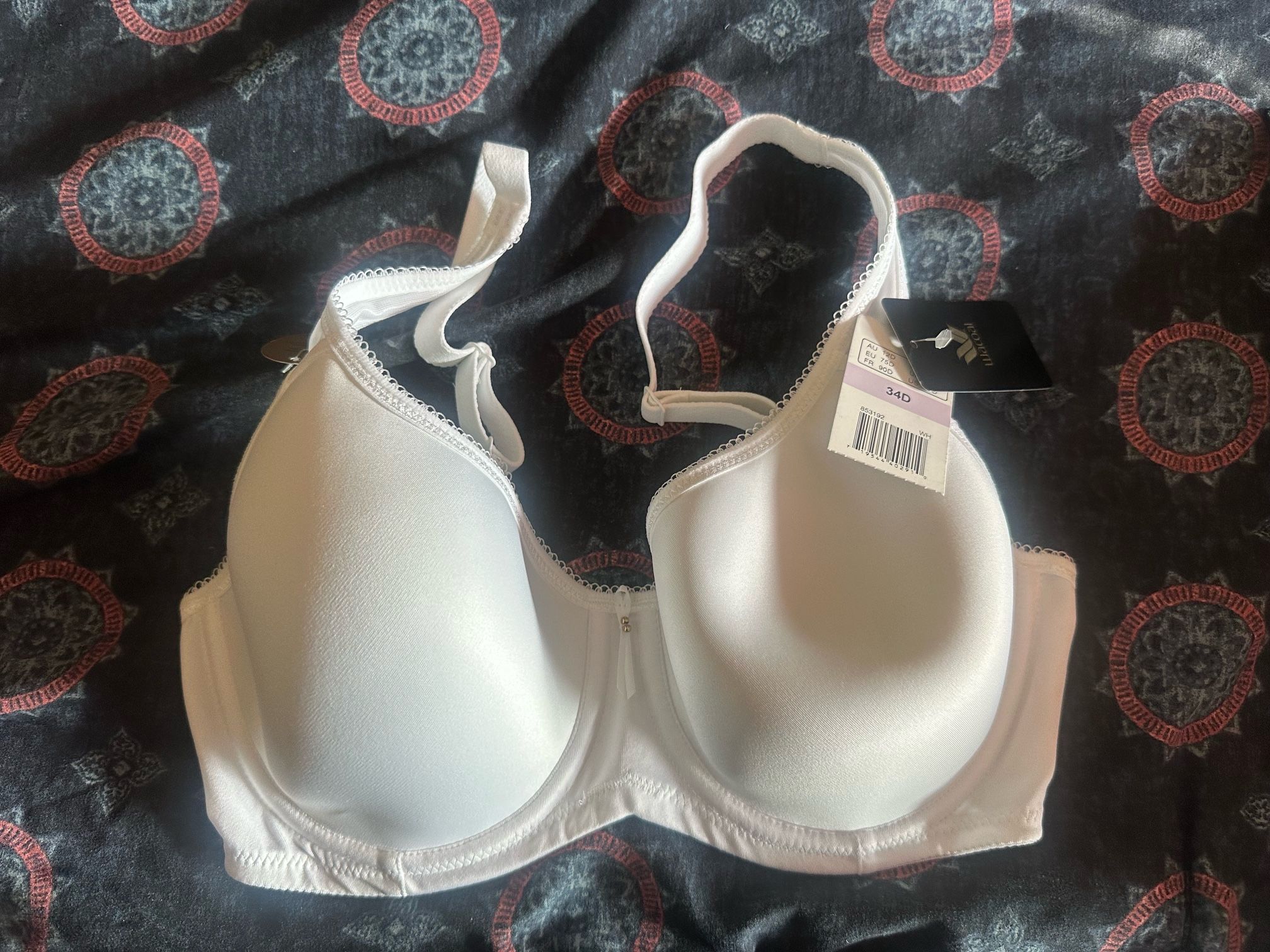 NWT! Wacoal Basic Beauty Underwire T-shirt White Ivory Bra 34D. Style# 853192