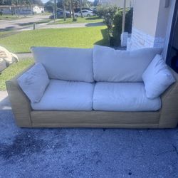 Couch With Pull Out Bed