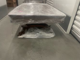 Vintage Walnut Coffee table. 48x40x16
