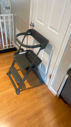 Boon Pivot Toddler Tower Step Stool