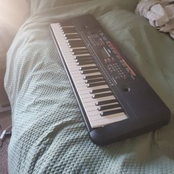 Yamaha Keyboard PSR E 263