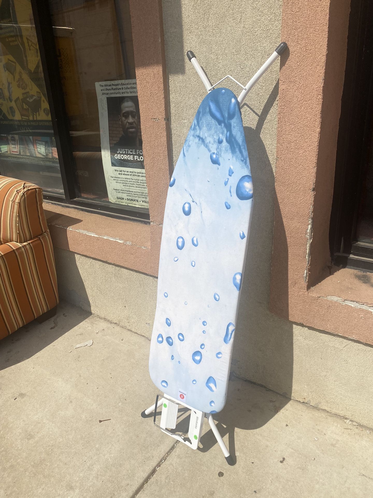 #490521 Blue Ironing Board