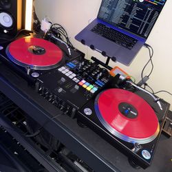 DJ Turntables & Mixer 