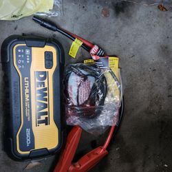 All New Dewalt 2500 Amp Jumpbox