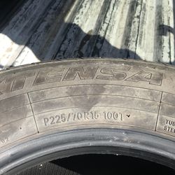 Toyo Extensa A/S  P225/70R15