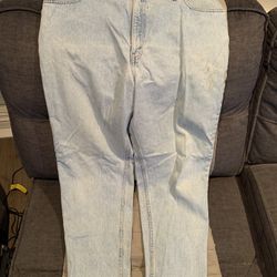 Women’s Levi 551 Jeans