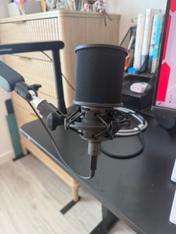 Audio-Technica AT2020USB+ USB Condenser Microphone w/ Accessories