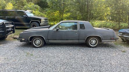 1981 Oldsmobile Cutlass Supreme 2-Door Coupe
