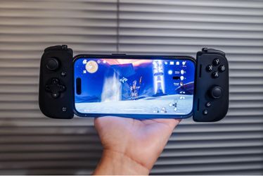 Razer Kishi V2 iPhone Gaming Controller – Like New