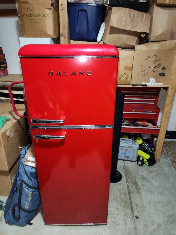 10 Cu Ft Galanz Retro Refrigerator
