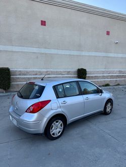 2010 Nissan versa s
