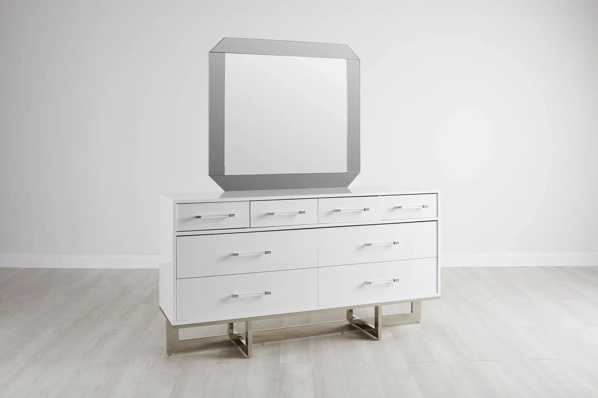 Dresser With Mirror