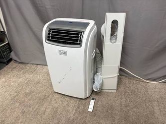 Brand New  8000 btu Air Conditioner w/ window kit and  remote