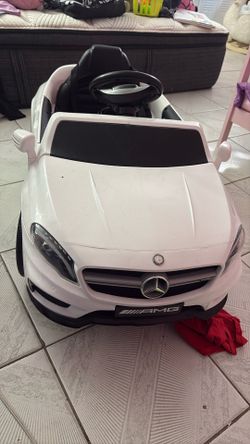 Toy car