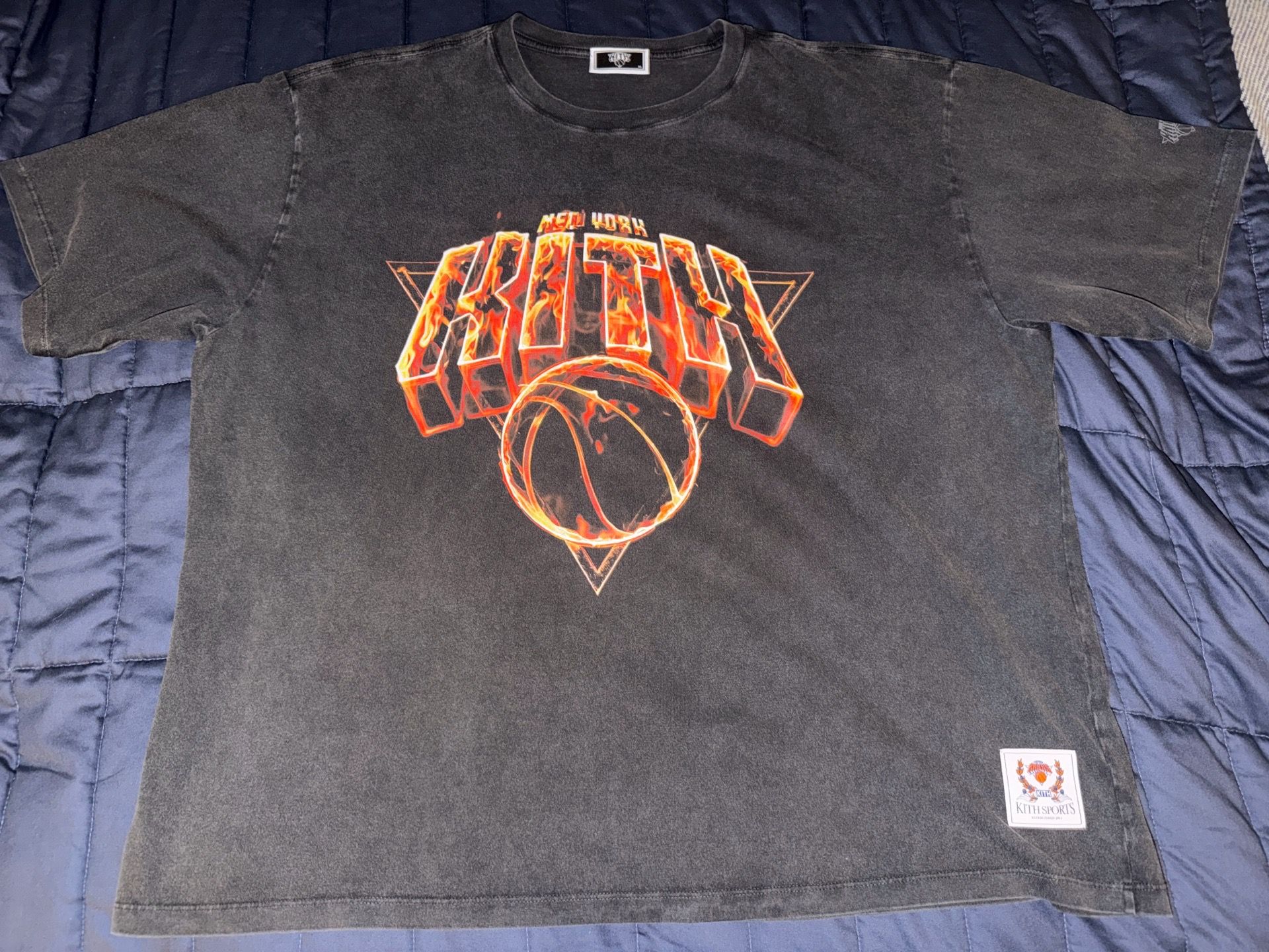 Kith × New York Knicks Fire Vintage Jones Tee XL