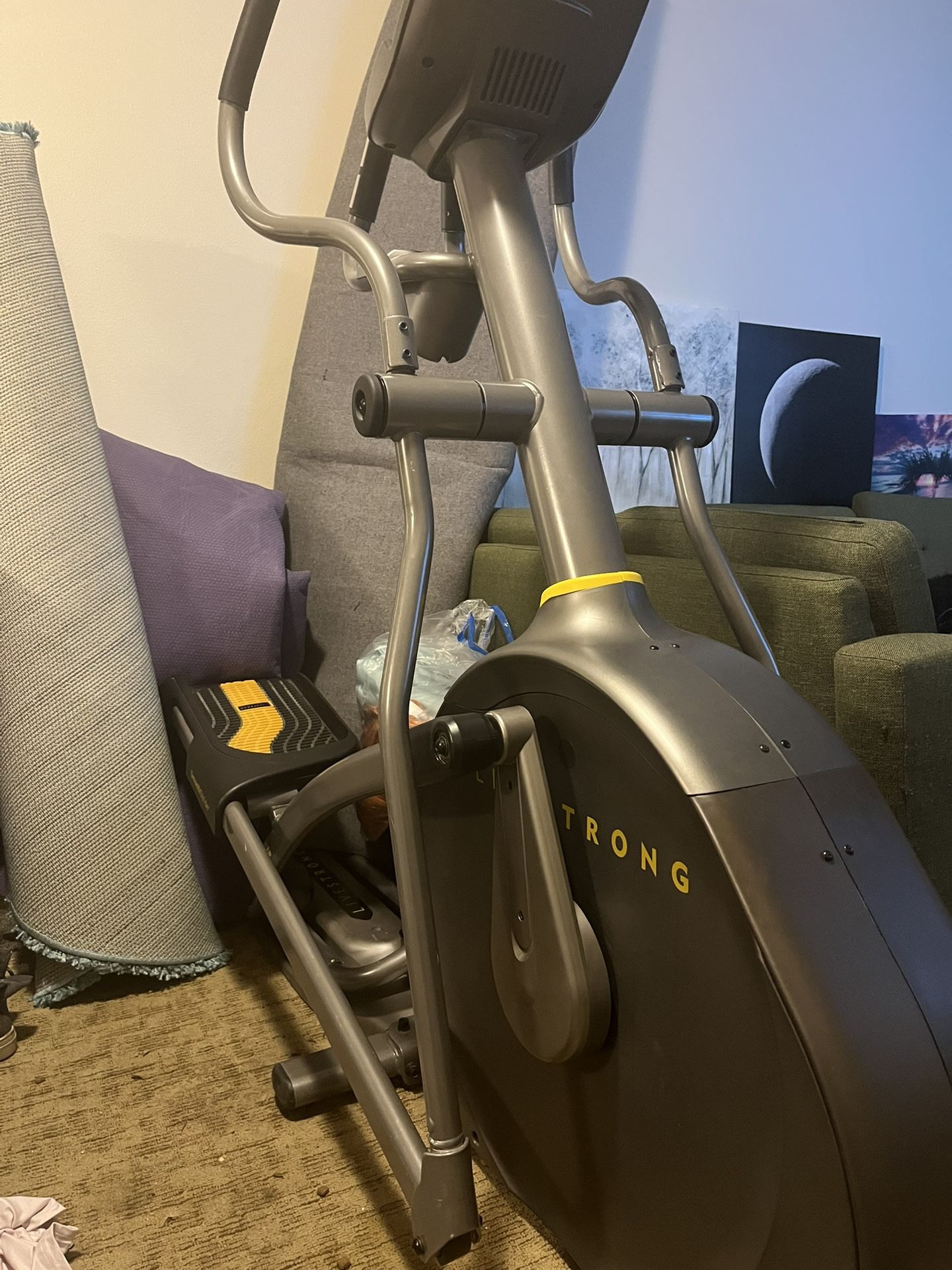 Live strong elliptical 