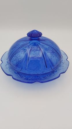 Gorgeous Jeannette "Cherry Blossom" Depression Glass Butter/ Cheese Dish