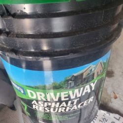 5 Gallon Bucket Henrys Driveway Asphalt Sealer