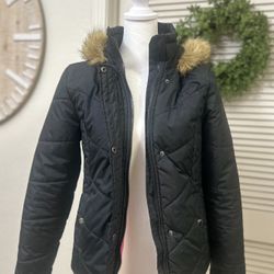 Woman’s Puffer jacket W Faux Fur Collar 