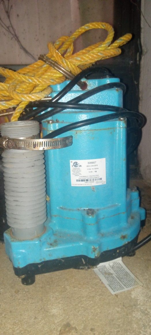 S U M P Pumps With Hoses
