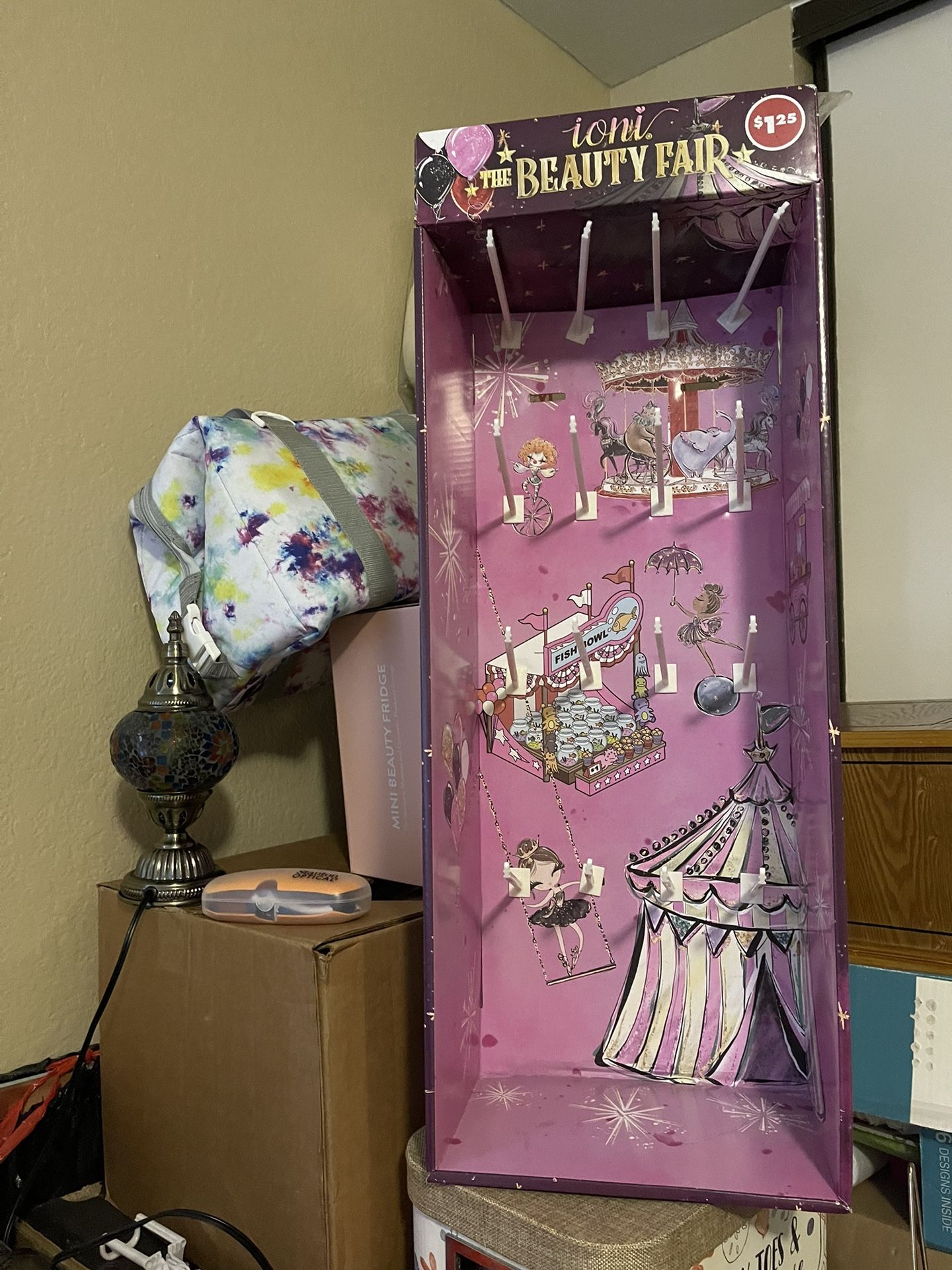 Display Box For Selling Items