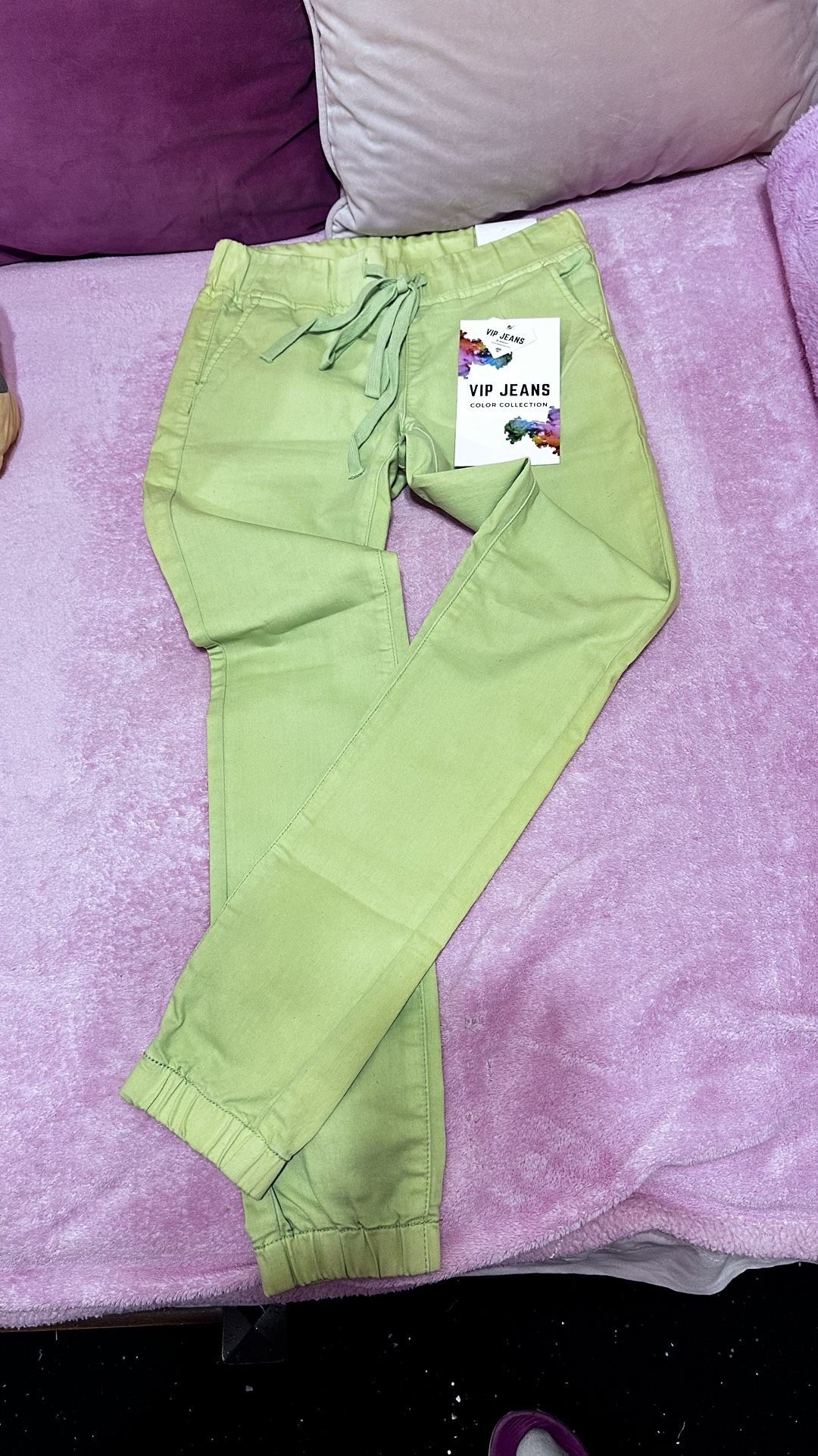 VIP JEANS Color Collection Sculpting Stretch Jeans (size 1/2) BRAND NEW