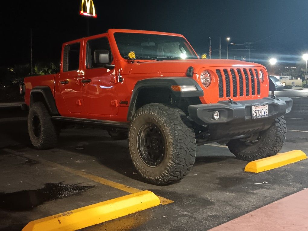 Jeep Gladiator