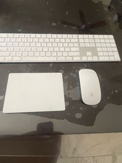 COMPLETE SET  TRACKPAD MOUSE AND KEYBOARD