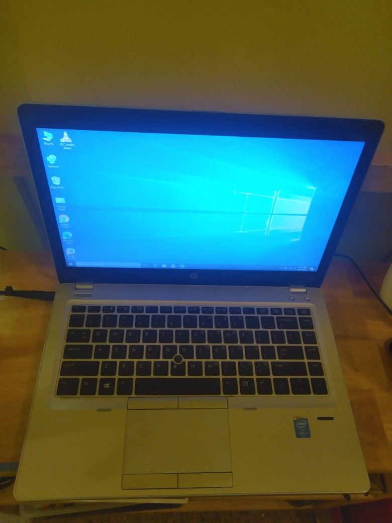 Hp Elite book Folio 9840 i5 4gb 250gb Win 10